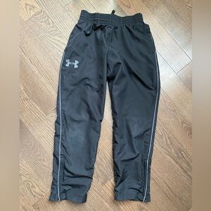Under armour windbreaker pants kids small